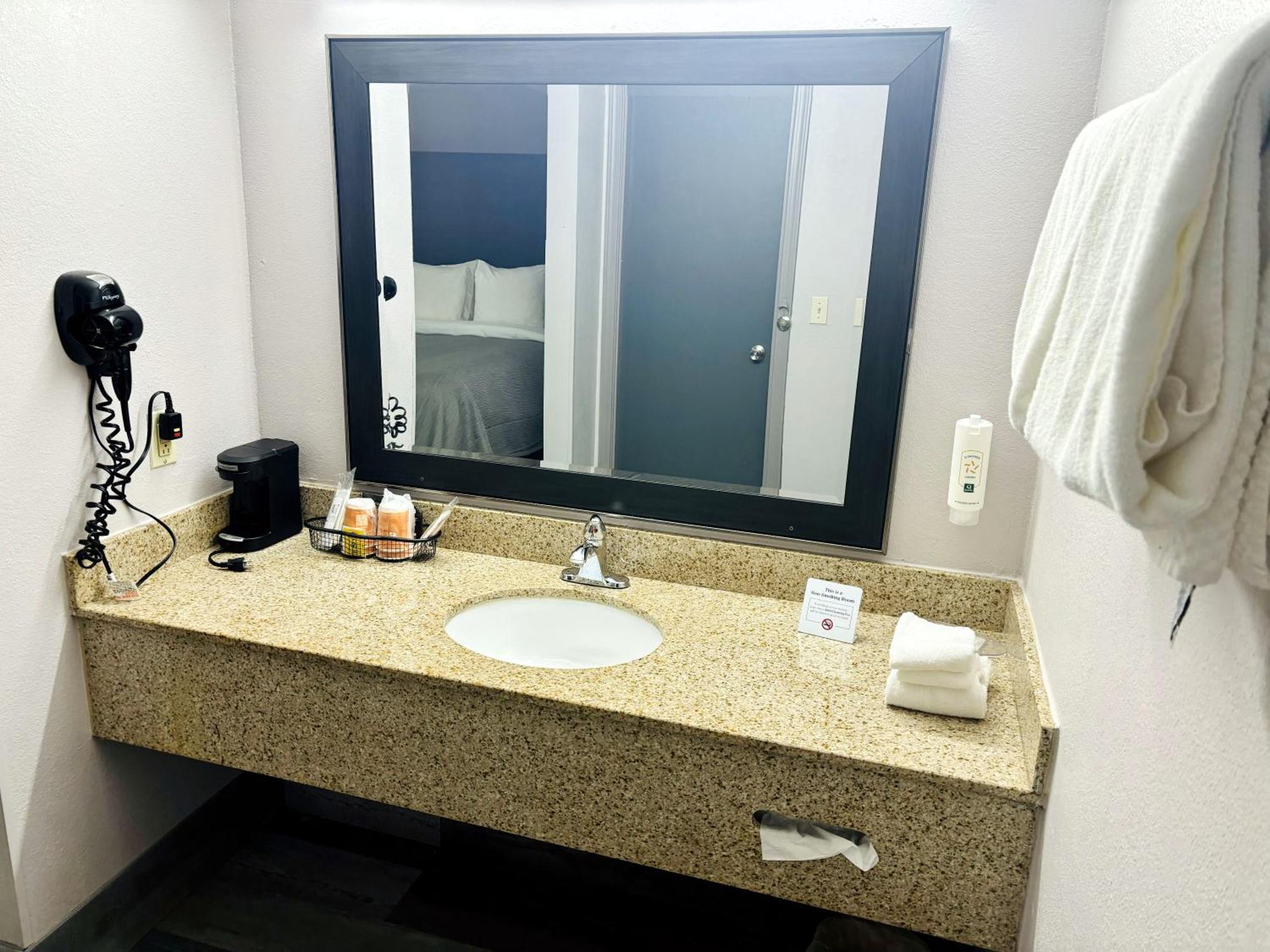 Quality Inn Raynham - Taunton Kültér fotó